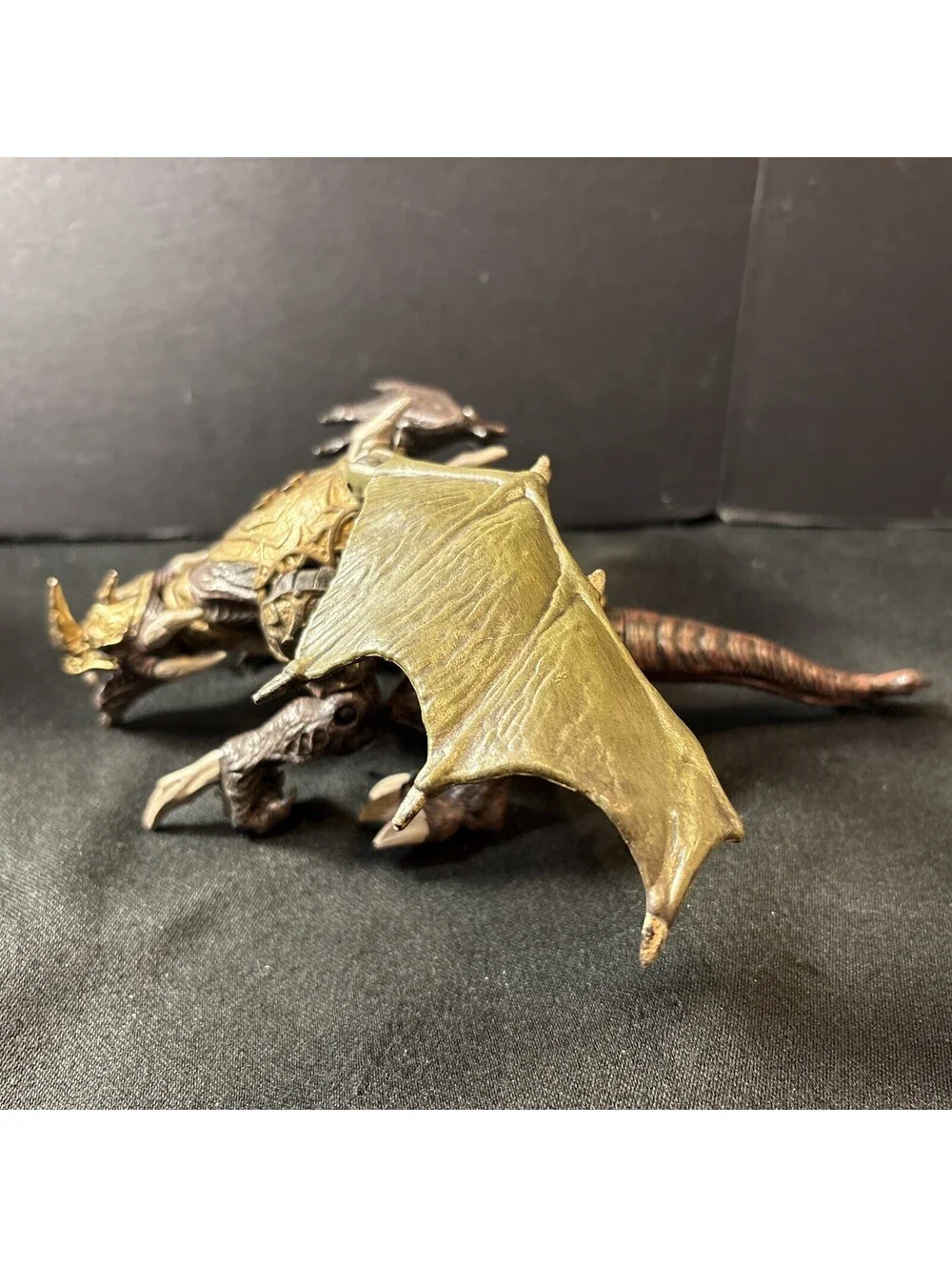 Vintage Mega Bloks Metal Ages 9840 Rutilus Gold Dragon Complete with Its Egg